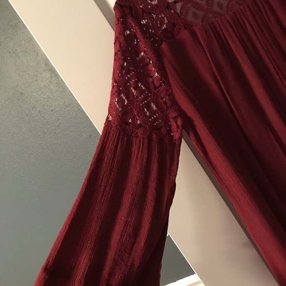 Maroon loose fitting dress - Picture 3 of 4